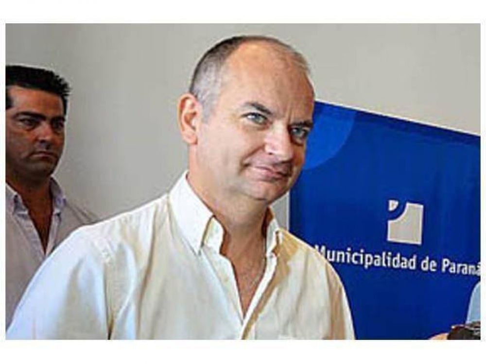 Grand critic� el estado de las dependencias del Concejo