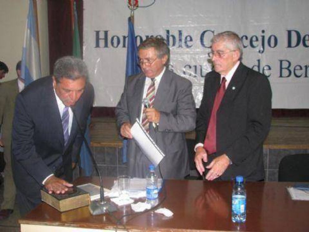 En su asunci�n Slezack pidi� la colaboraci�n de los dem�s sectores