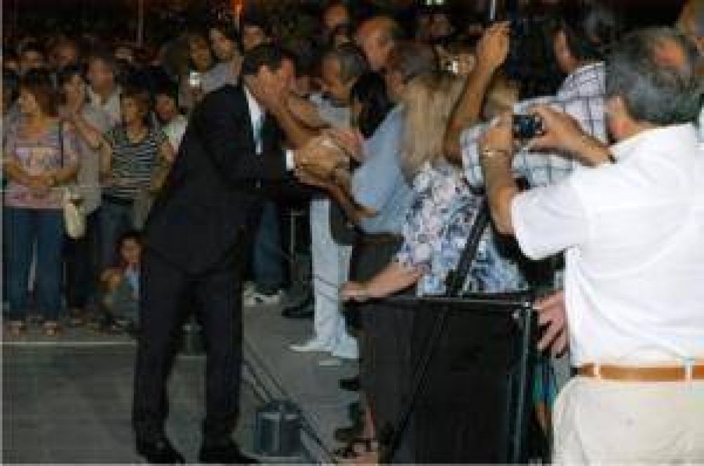 Re asunci�n de Fern�ndez como Intendente