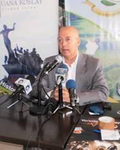 Vallone le pidi� la renuncia a todo el gabinete