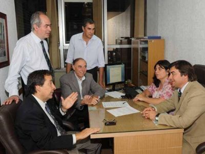 Diputados de la oposici�n enviaron una carta de advertencia a Paco por la Promoci�n