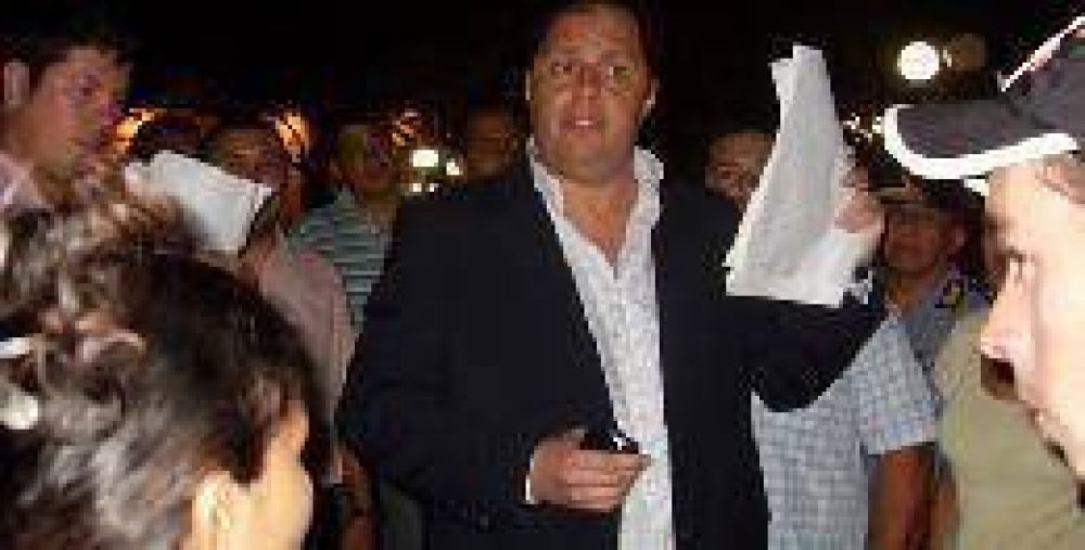 Funcionario del Ministerio de Desarrollo Social presuntamente ebrio, habr�a agredido a tareferos