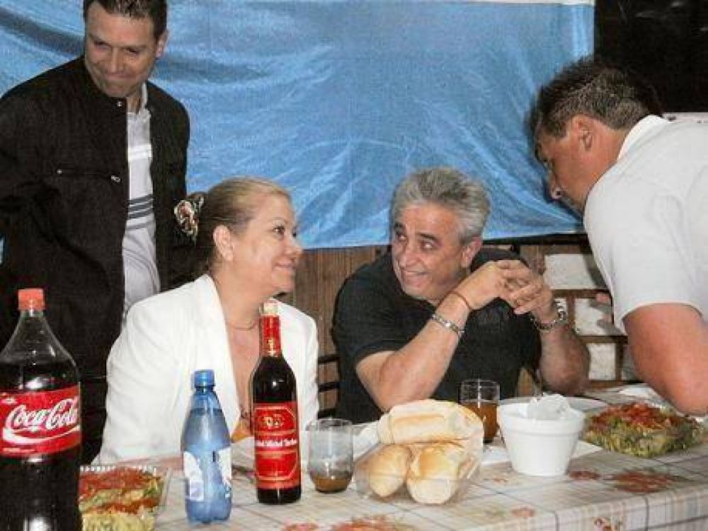 DANIEL GOMEZ CIERRA EL A�O POL�TICO JUNTO A COMPA�EROS