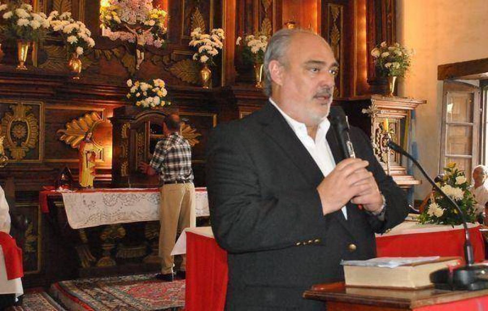Colombi, desde el p�lpito, anunci� la recuperaci�n de la Iglesia de Santa Luc�a
