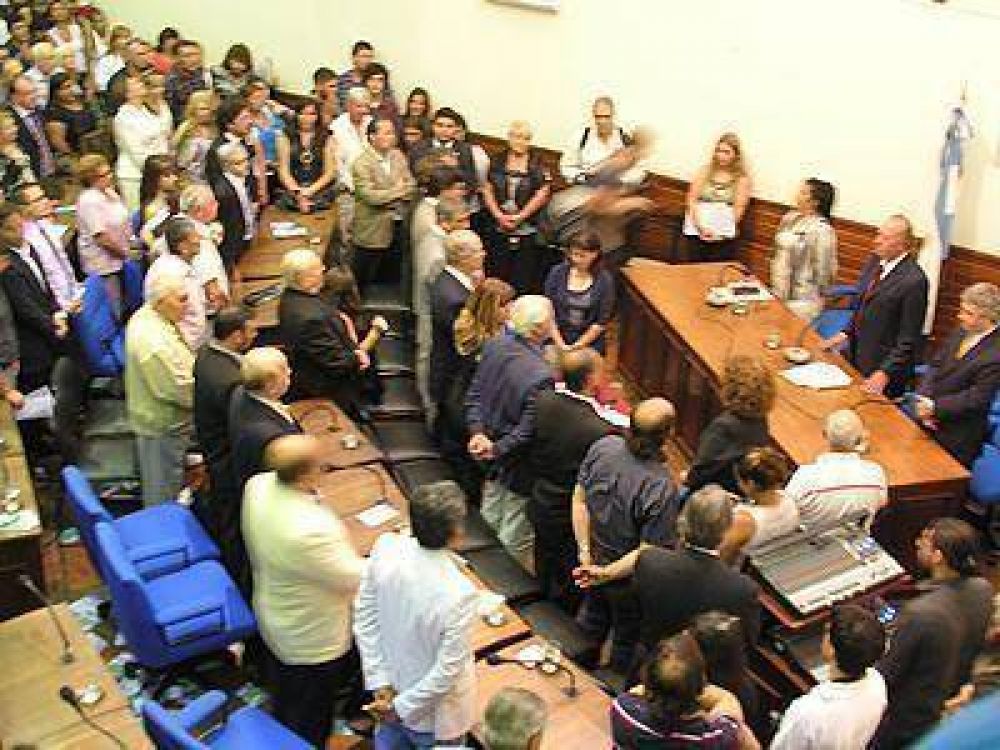 AVELLANEDA: Ju�rez defendi� el reclamo de los trabajadores municipales