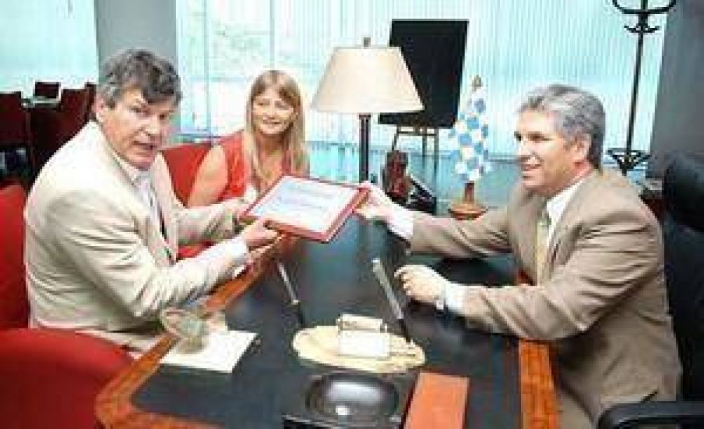 El Gobierno nombr� a Carlos Calvo como Embajador Tur�stico de San Luis