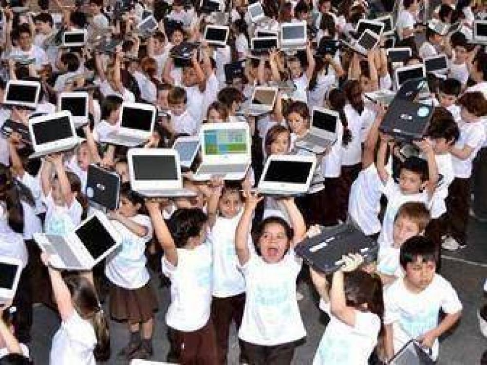 El Gobierno entregar� de 14 mil netbooks en San Luis y Villa Mercedes