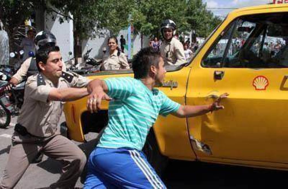 General Pico: familiares del ni�o baleado protagonizan incidente en Tribunales
