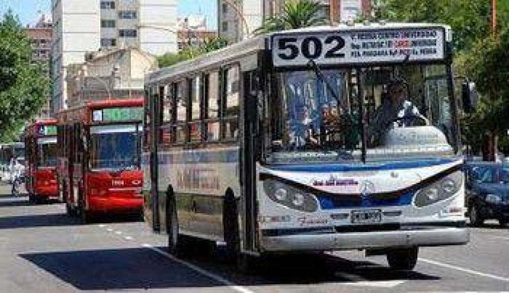 Micros: Empresarios se sienten �manoseados�.