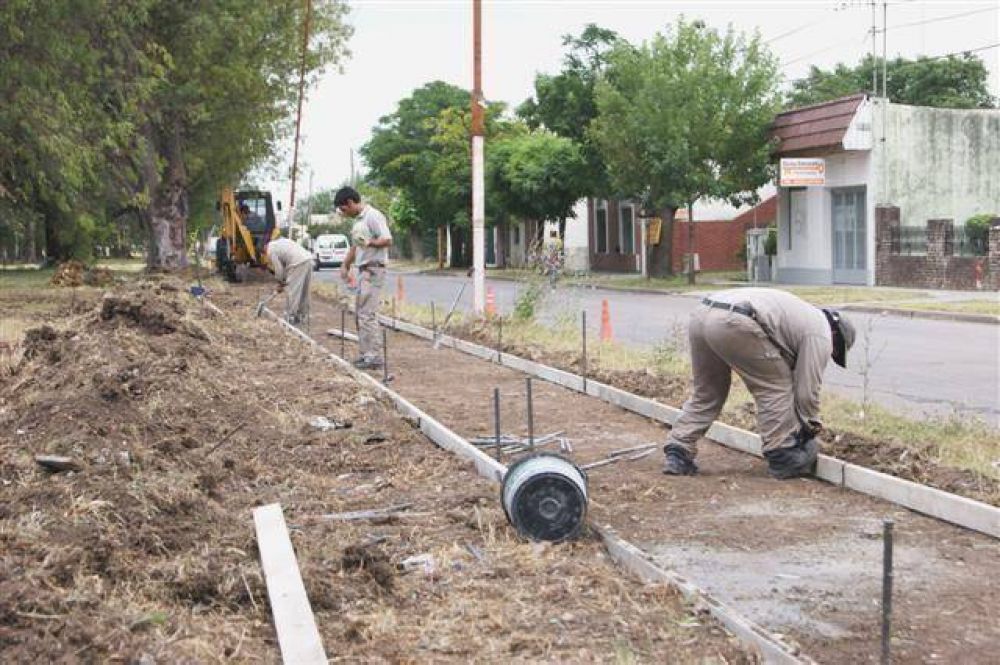 LUJ�N - COMENZARON LAS OBRAS DE CONSTRUCCI�N DE VEREDAS EN LA CALLE LAS HERAS ENTRE BELGRANO Y CONSTITUCI�N
