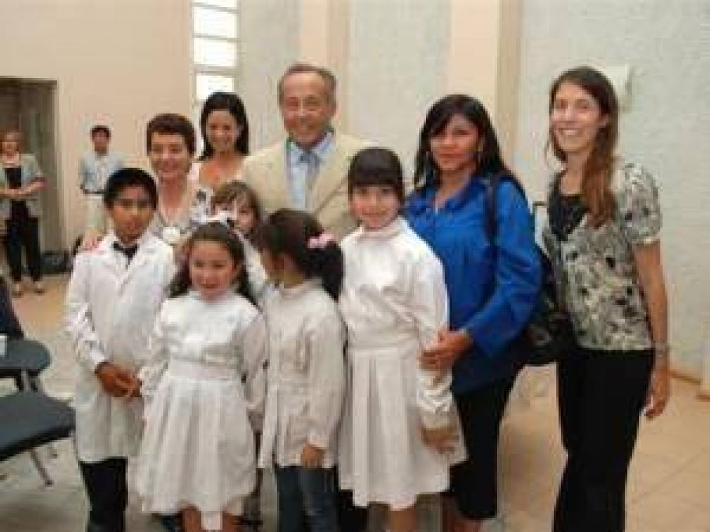 Adolfo Rodr�guez Sa� entreg� becas y subsidios en la Fisal