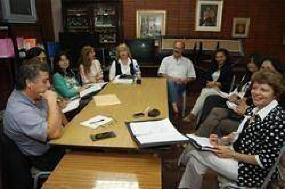  REUNI�N POR EL LANZAMIENTO DEL PROGRAMA ESCUELAS DE VERANO 
