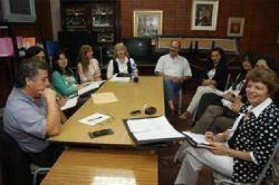  REUNI�N POR EL LANZAMIENTO DEL PROGRAMA ESCUELAS DE VERANO 