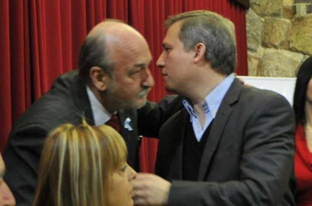 La pesada herencia de Carlos Paz, se adeudar�an m�s de setenta millones  