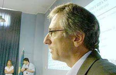 Eseverri arm� una unidad de funcionarios para controlar el mega-plan de 176 millones en Olavarr�a: m�s adelante contratar�n profesionales.