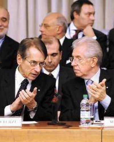 Monti, jaqueado, pide un voto de confianza