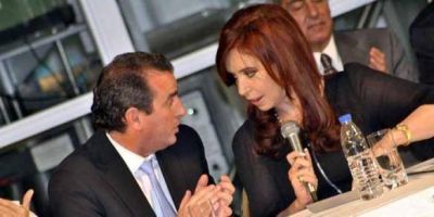 Paco P�rez estren� su traje de gobernador con la visita de Cristina