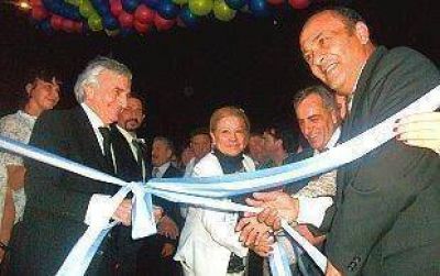 Inauguraron el nuevo Hospital pedi�trico de Malvinas