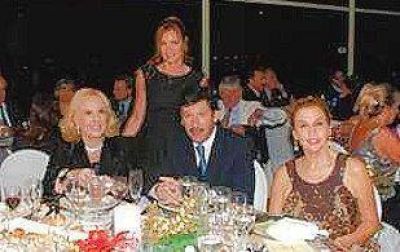 Far�ndula y glamour a beneficio del Hospital Central