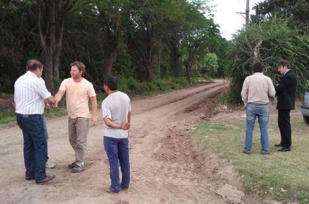 Luciani recorri� las calles y habl� con vecinos del barrio San Pedro