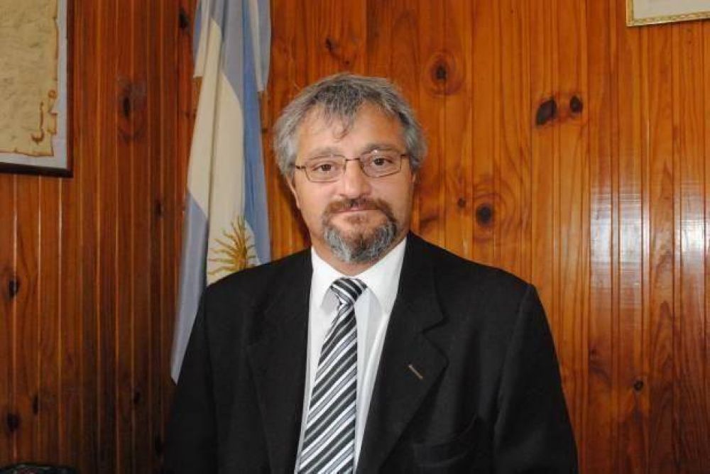 Consejo Escolar: Lomuto sostuvo que relevaron una veintena de escuelas derruidas