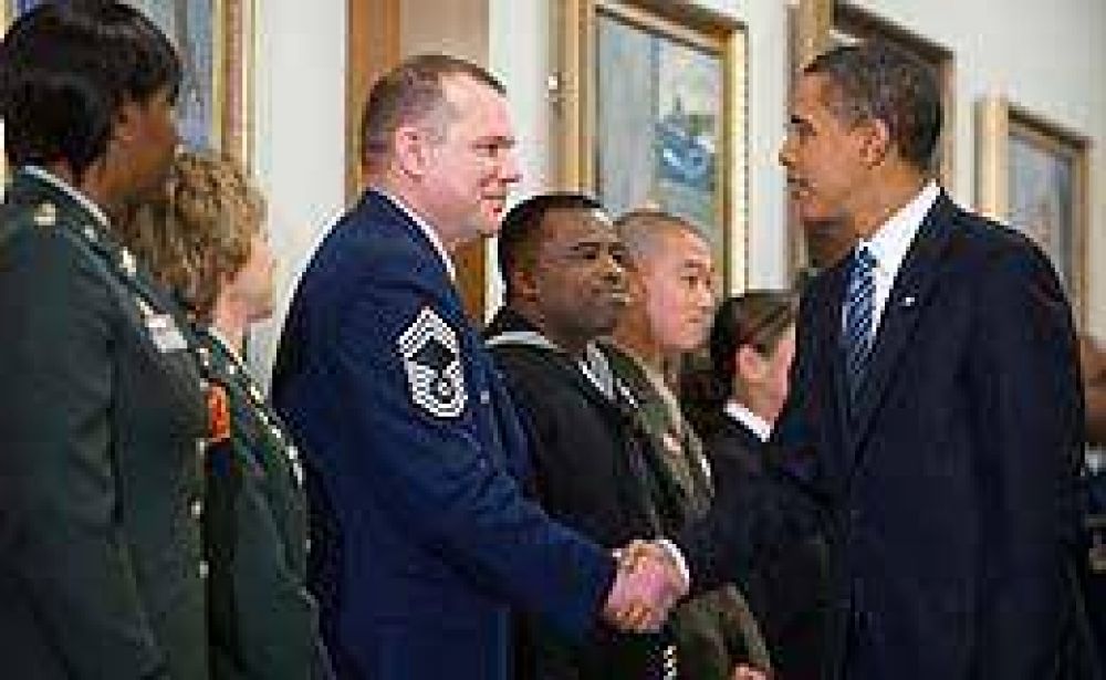 Obama visit� por primera vez el Pent�gono y asegur� que tiene 