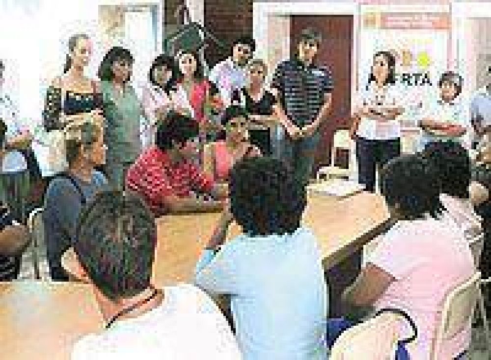 Incorporan discapacitados al programa Pro-Huerta Municipal 