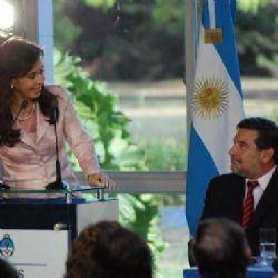 Cristina y Beder acordaron la construcci�n de otras 4 mil viviendas