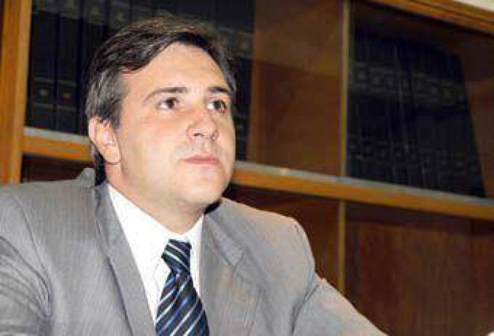 Llaryora recibe a vecinos que rechazan el aumento impositivo