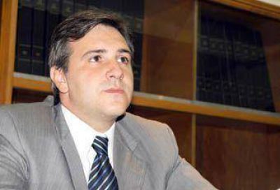 Llaryora recibe a vecinos que rechazan el aumento impositivo