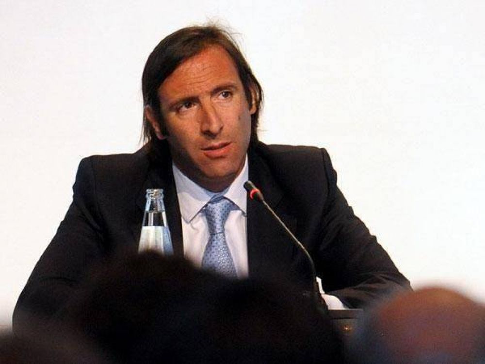Con la presencia de Lorenzino, el Senado trata en comisi�n el Presupuesto