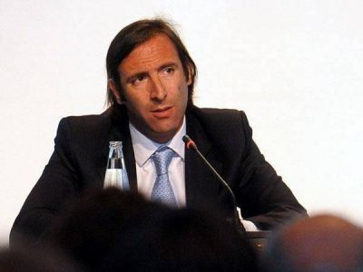 Con la presencia de Lorenzino, el Senado trata en comisi�n el Presupuesto
