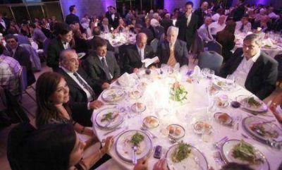 El Intendente particip� de la tradicional cena anual de la UCIP