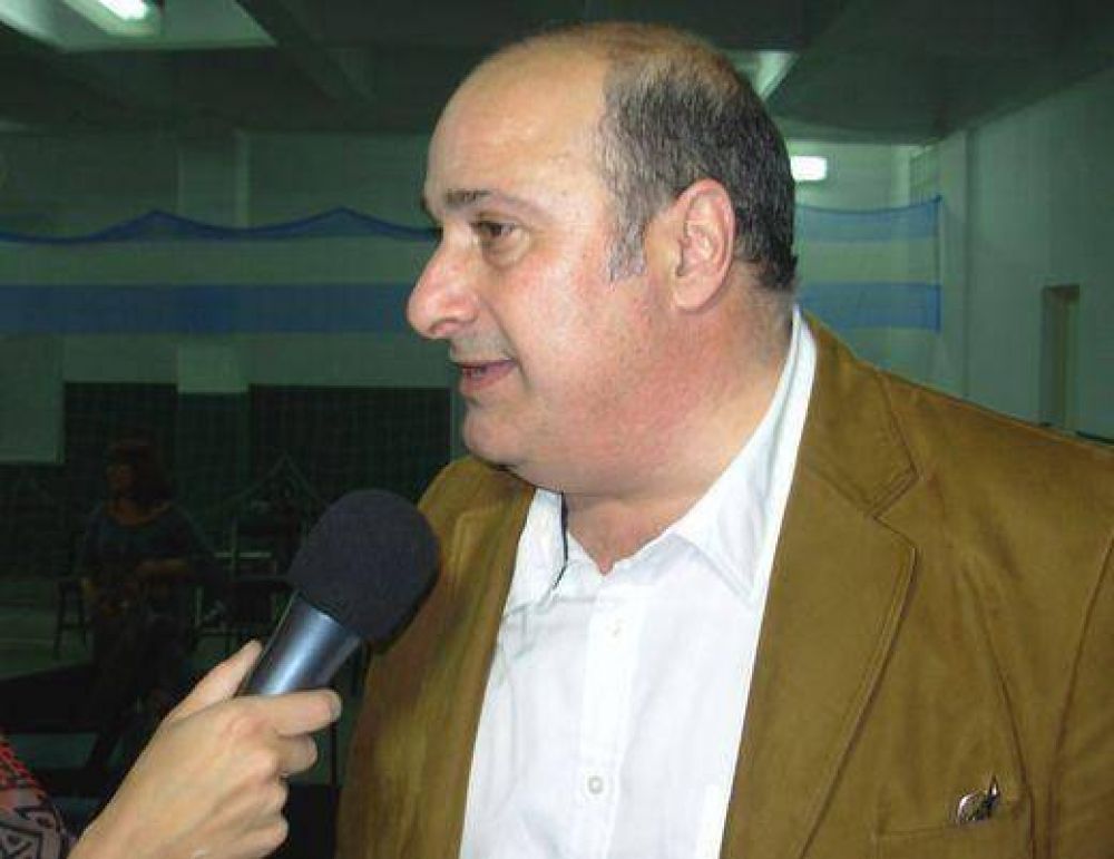 Castellano: �Muchos sectores pol�ticos son financiados por grupos inmobiliarios�
