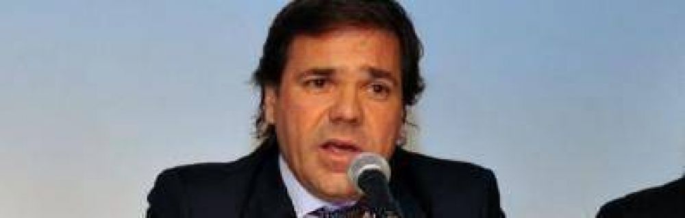 Alberto P�rez sali� a defender �la honestidad y capacidad� de Cobacho