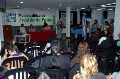 Alumnos del programa FINES recibieron sus diplomas 