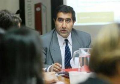 Quiroga comienza a concretar el achique