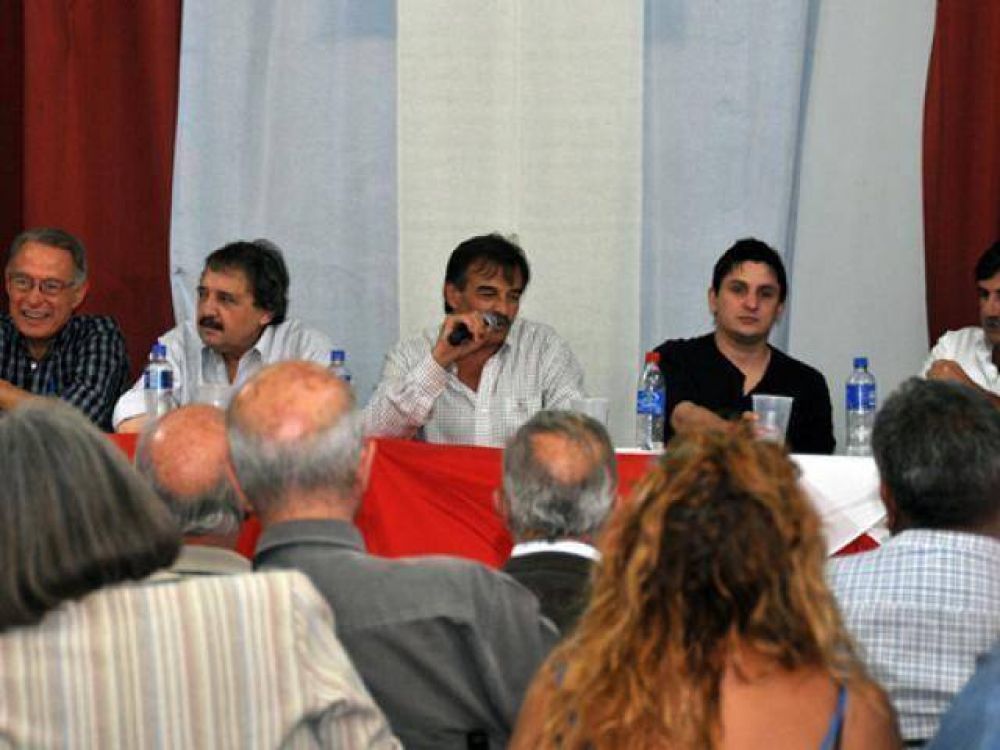 Quilmes: Ricardo Alfons�n en el comit� local