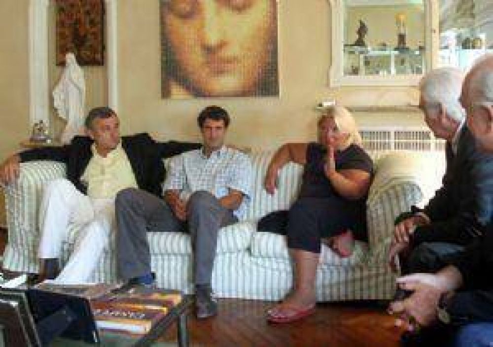 Pese a las cr�ticas del socialismo, Carri� defendi� a L�pez Murphy