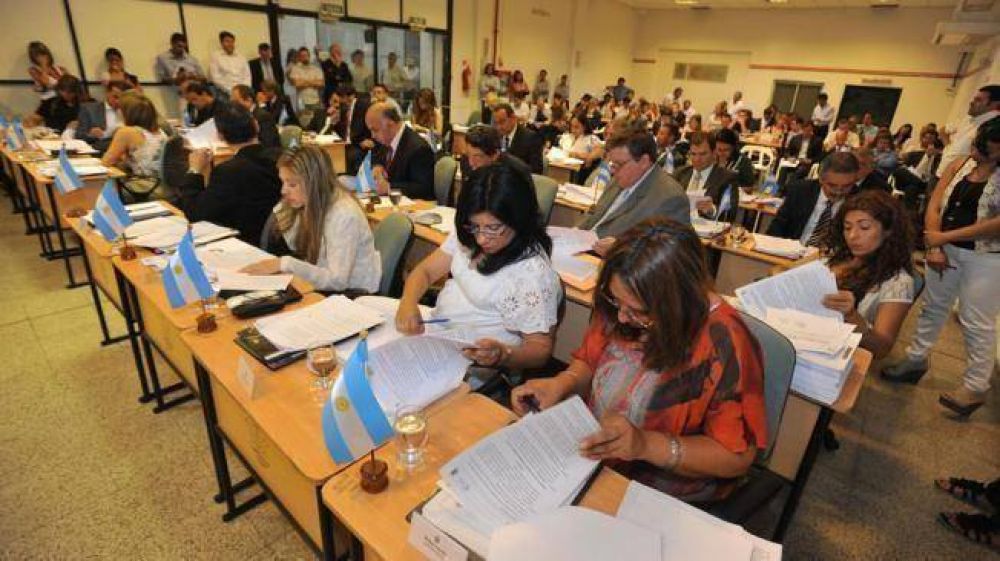 Mestre logr� su megaordenanza econ�mica
