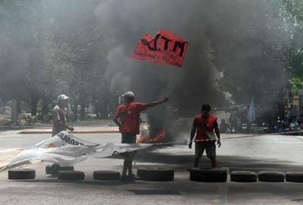 Pico: se profundiza la protesta