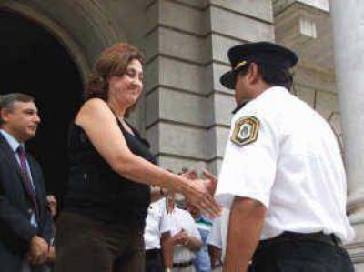 Anunciaron que sumar�n m�s unidades Entregaron 5 patrulleros para Luj�n
