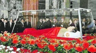 Con incertidumbre por la sucesi�n, los norcoreanos despiden a su l�der
