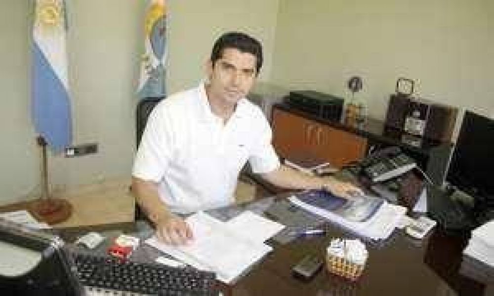 Orrego dice que hered� una deuda de $4 millones