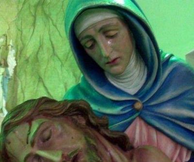 Virgen que llora: el Padre Barros pide prudencia y no llegar a conclusiones apresuradas