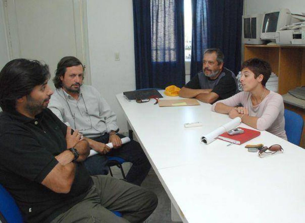 Los comerciantes protestan y amenazan con iniciar juicios.