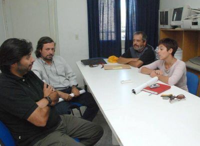 Los comerciantes protestan y amenazan con iniciar juicios.