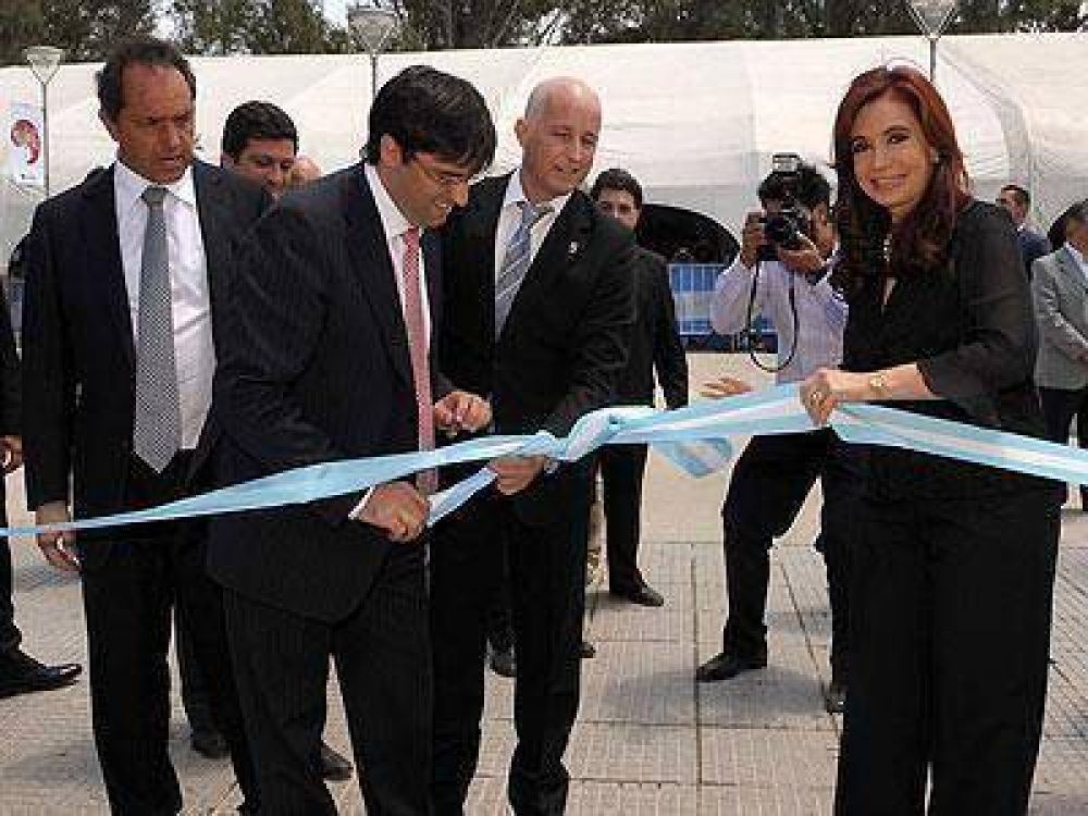 En Lomas, Cristina inaugur� una sede de ANSES y record� a Iv�n Heyn