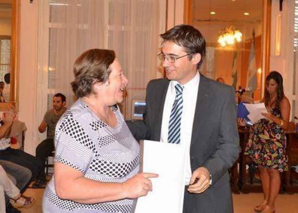 El municipio entreg� cr�ditos a 40 emprendedores