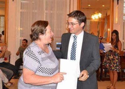 El municipio entreg� cr�ditos a 40 emprendedores